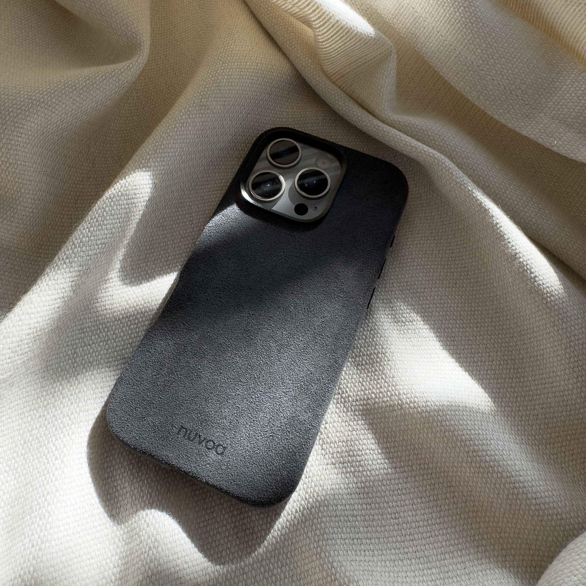 Alcantara iPhone Hülle - Space Grau